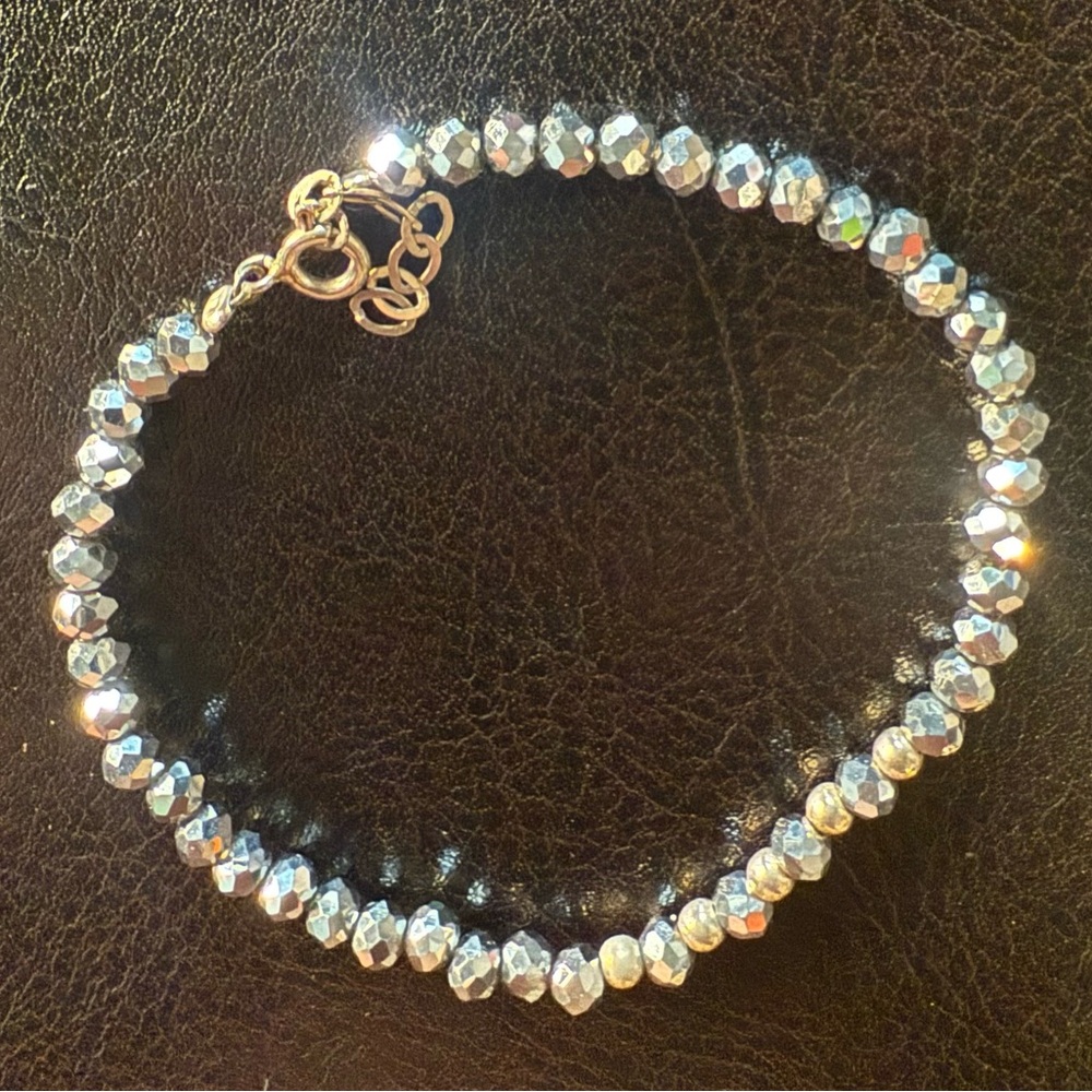 7.5 inch long 925 Sterling Silver Beaded Spring Back Bracelet 3.5 grams